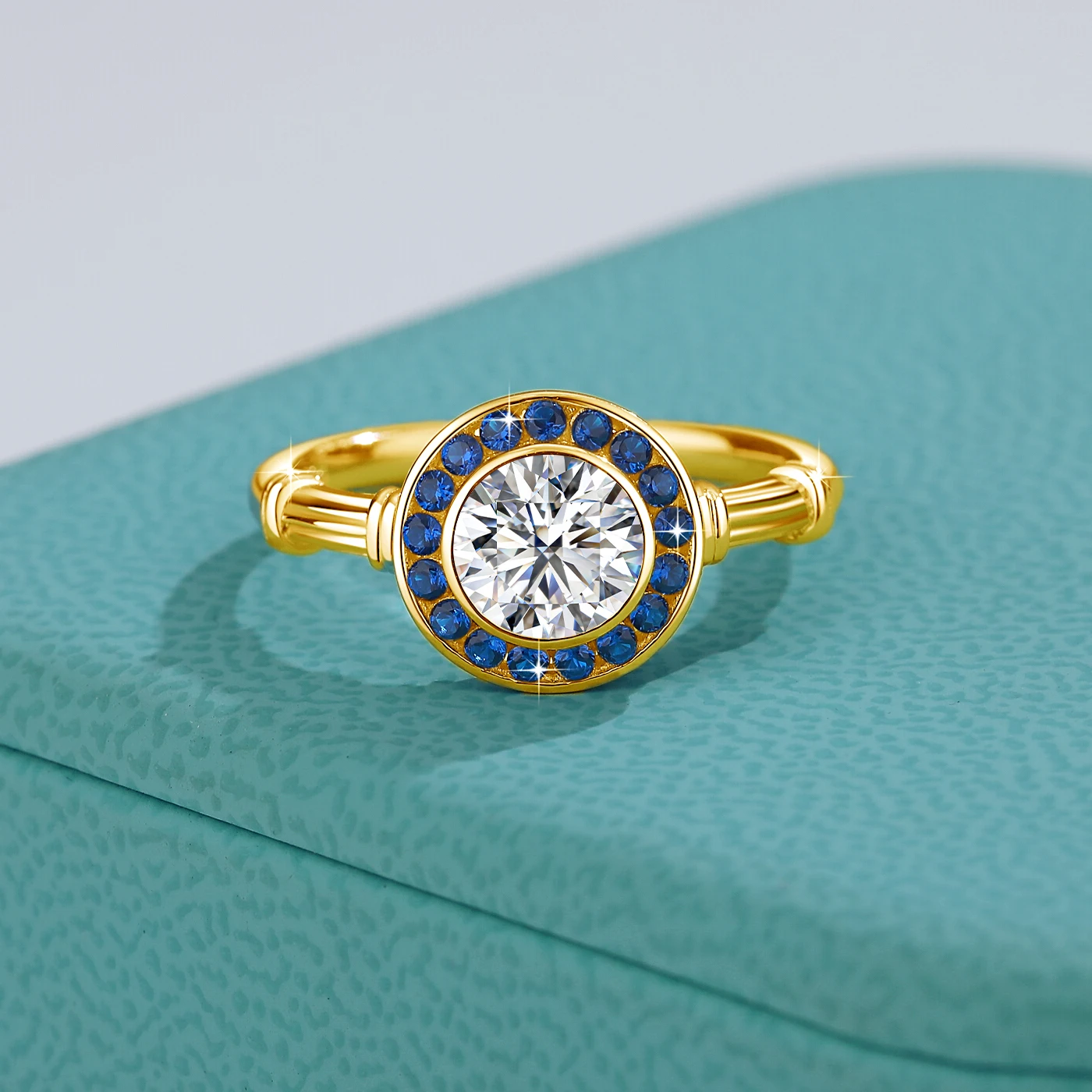 925 Silber Klassische Moissanit-Diamantringe für Damen, Luxuriöse Eingelegte Blaue Korund-Halo-Ringe für Hochzeit und Party – Detail 5