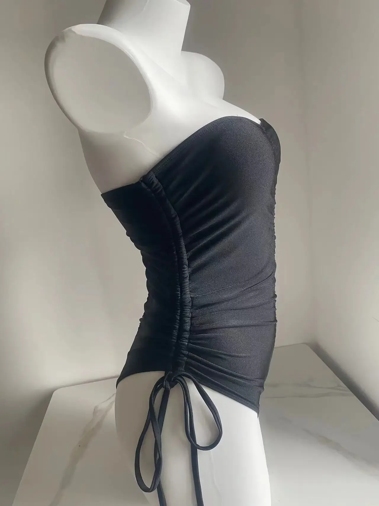 Hohe Taille einteilige Anzüge Bandeau Bade bekleidung Plissee Badeanzug Frauen 2024 neue sexy schulter freie Badeanzug Strings Beach wear