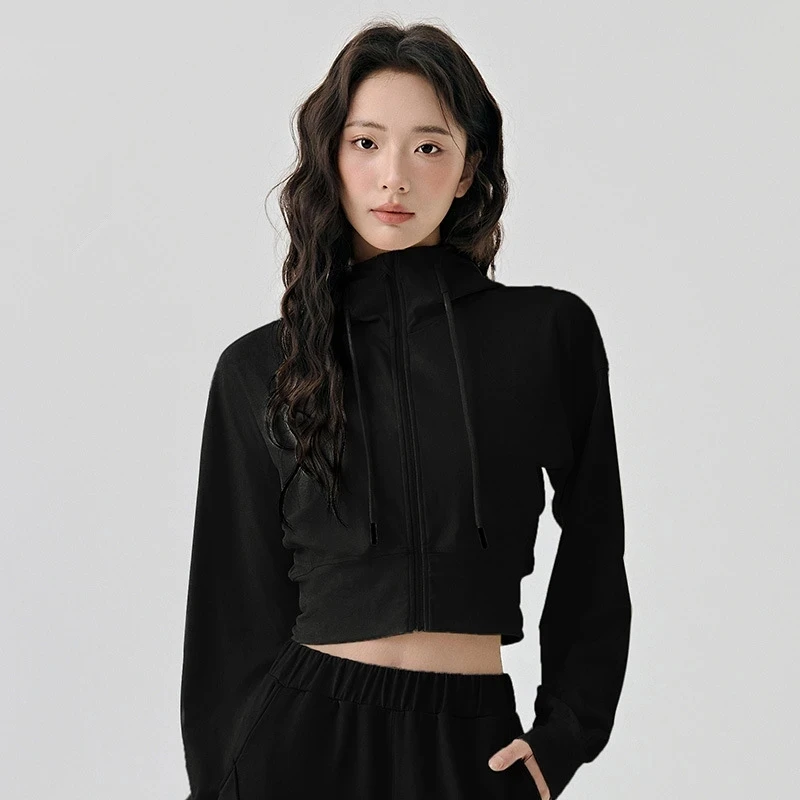 المرأة فضفاضة ضئيلة مقنعين سترة رياضية قصيرة معطف سستة في الهواء الطلق عارضة تنوعا ملابس لليوجا اللياقة البدنية الجري التدريب أعلى القماش