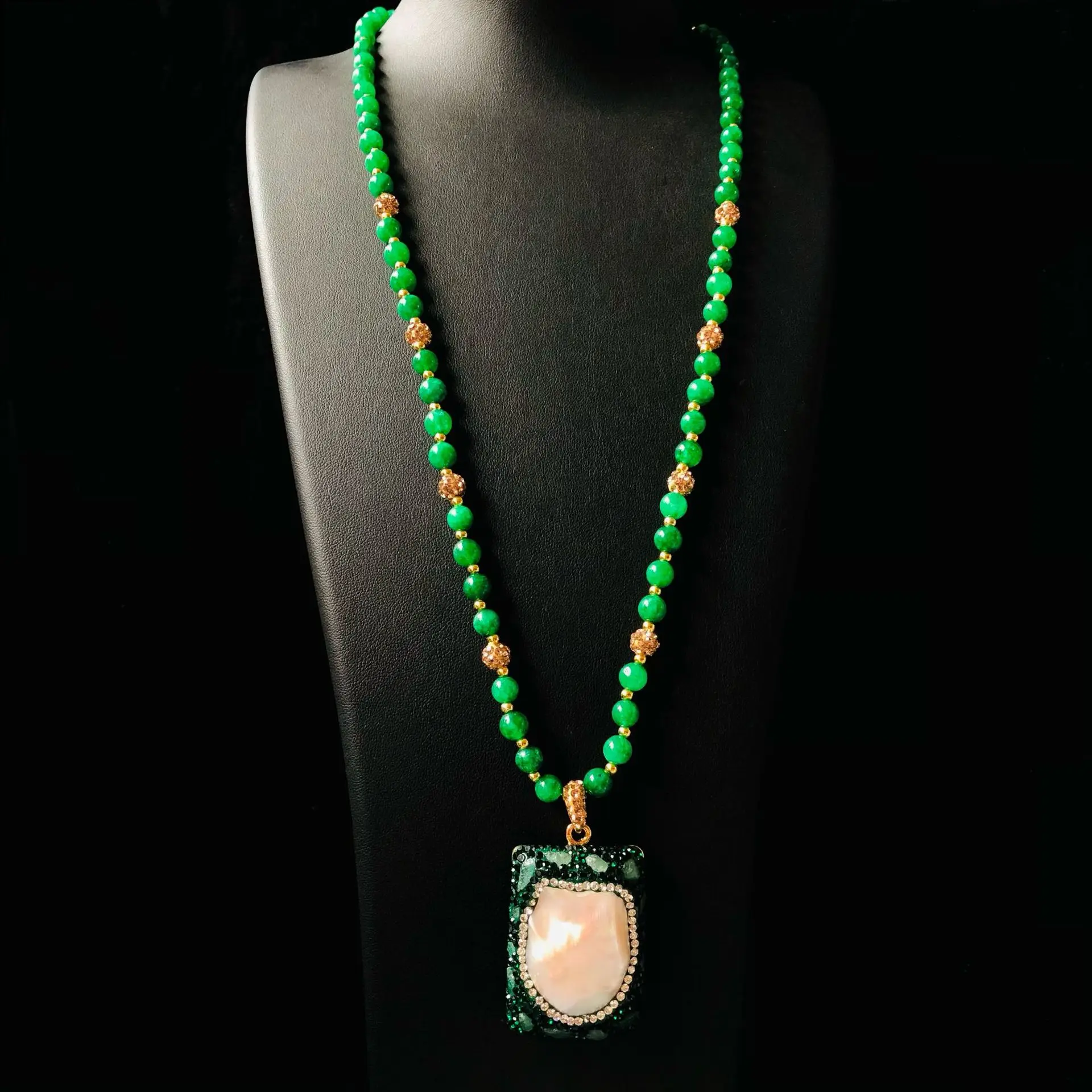 

Natural Baroque Pearl Pendant Green Crystal Necklace Chinese High Sense Women's Beads Necklaces Long Sweater Chain Collar Gifts