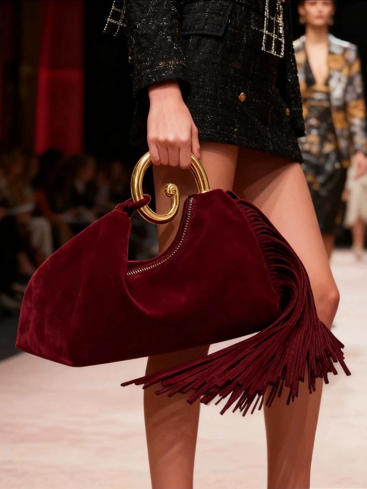 

Vintage Faux Suede Tassel Women Handbags Designer Matal Handle Lady Handbags Luxury Elegant Velvet Party Purses 2025