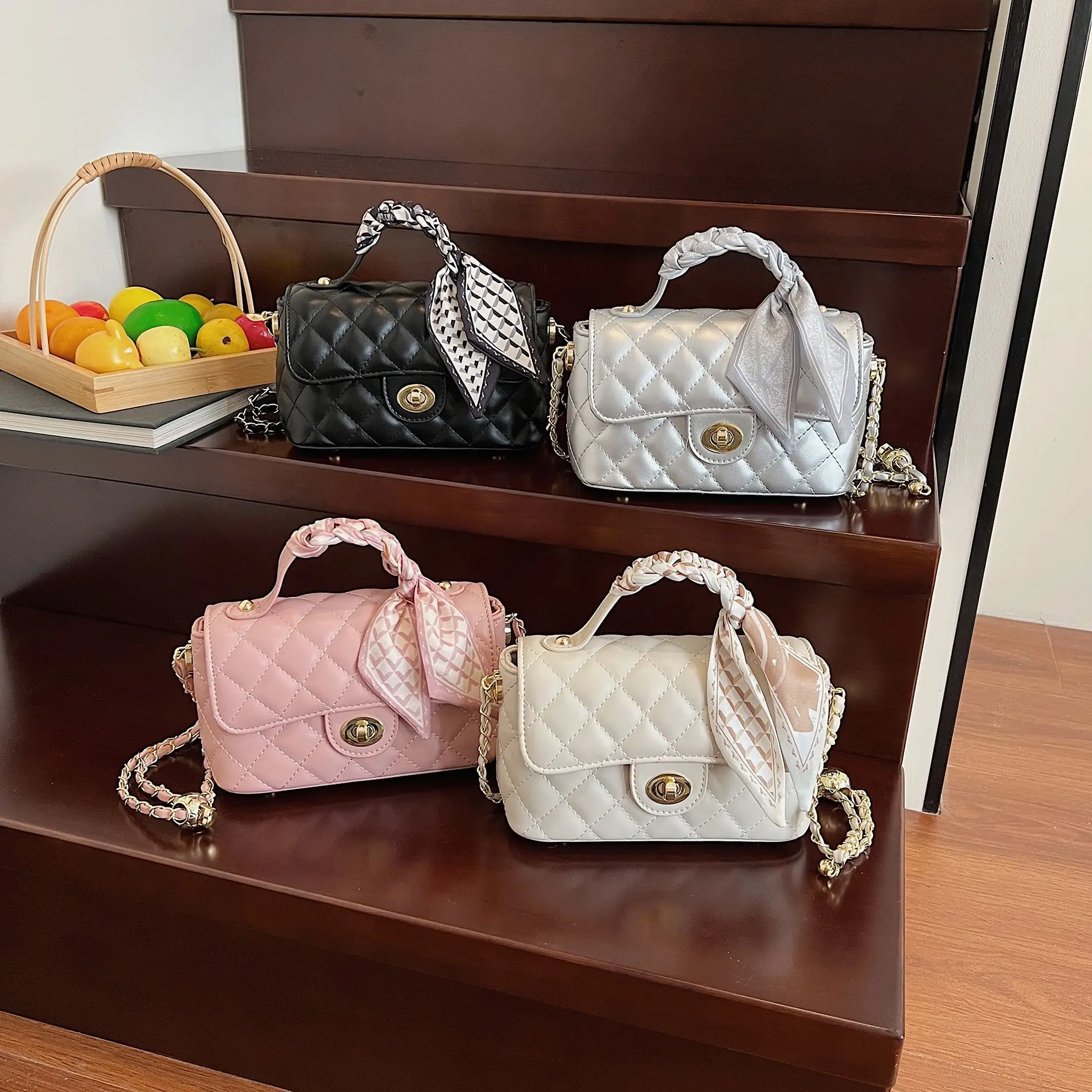 

2025 It Girl Quilted Chain Bag - Trendsetting Shoulder Sling with Diamond Stitch Detail