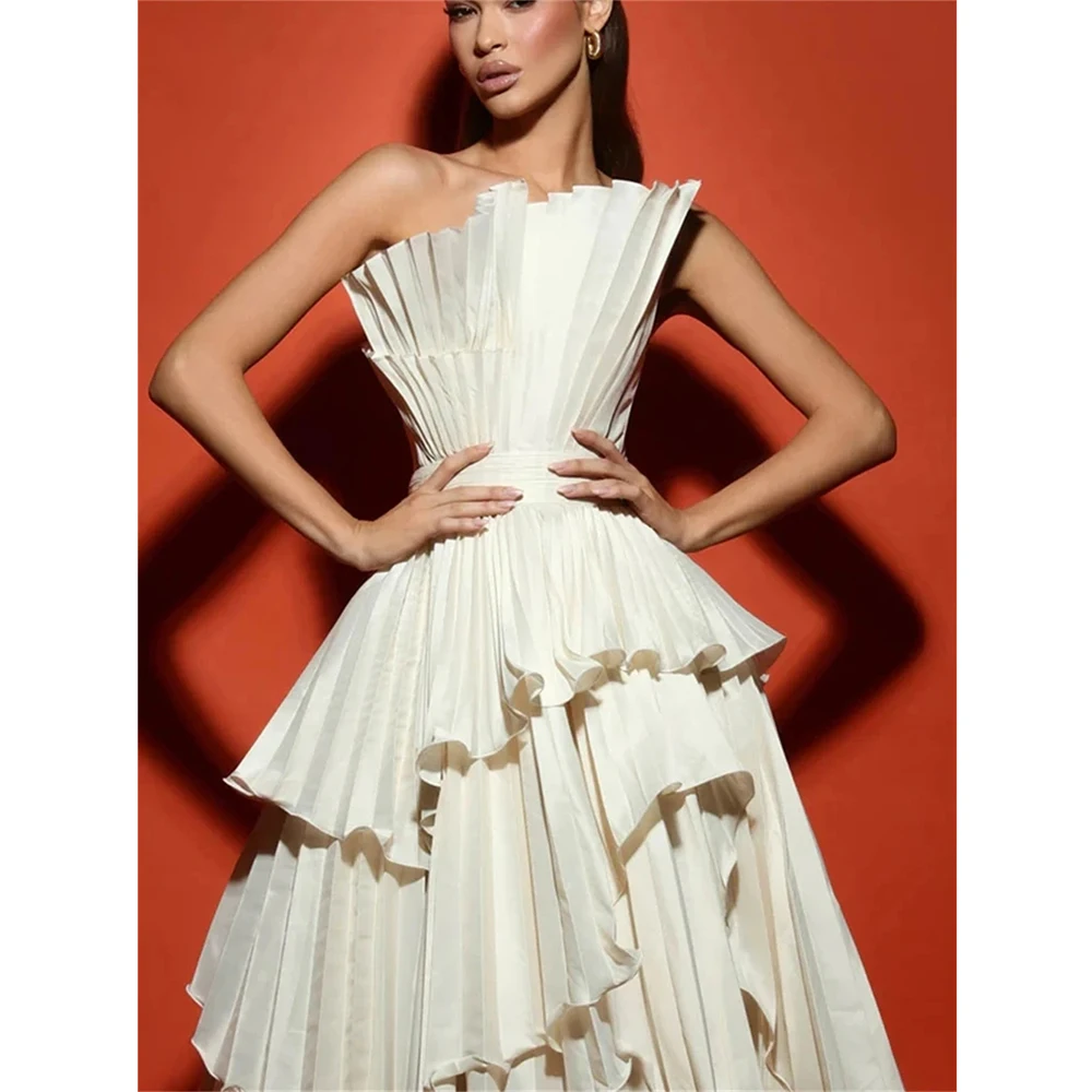 Chic Tiered Pleat Prom Dresses Fashion Strapless Party Gowns Elegant Sleevelesss A-Line Sweep Train Draped Evening Dresses