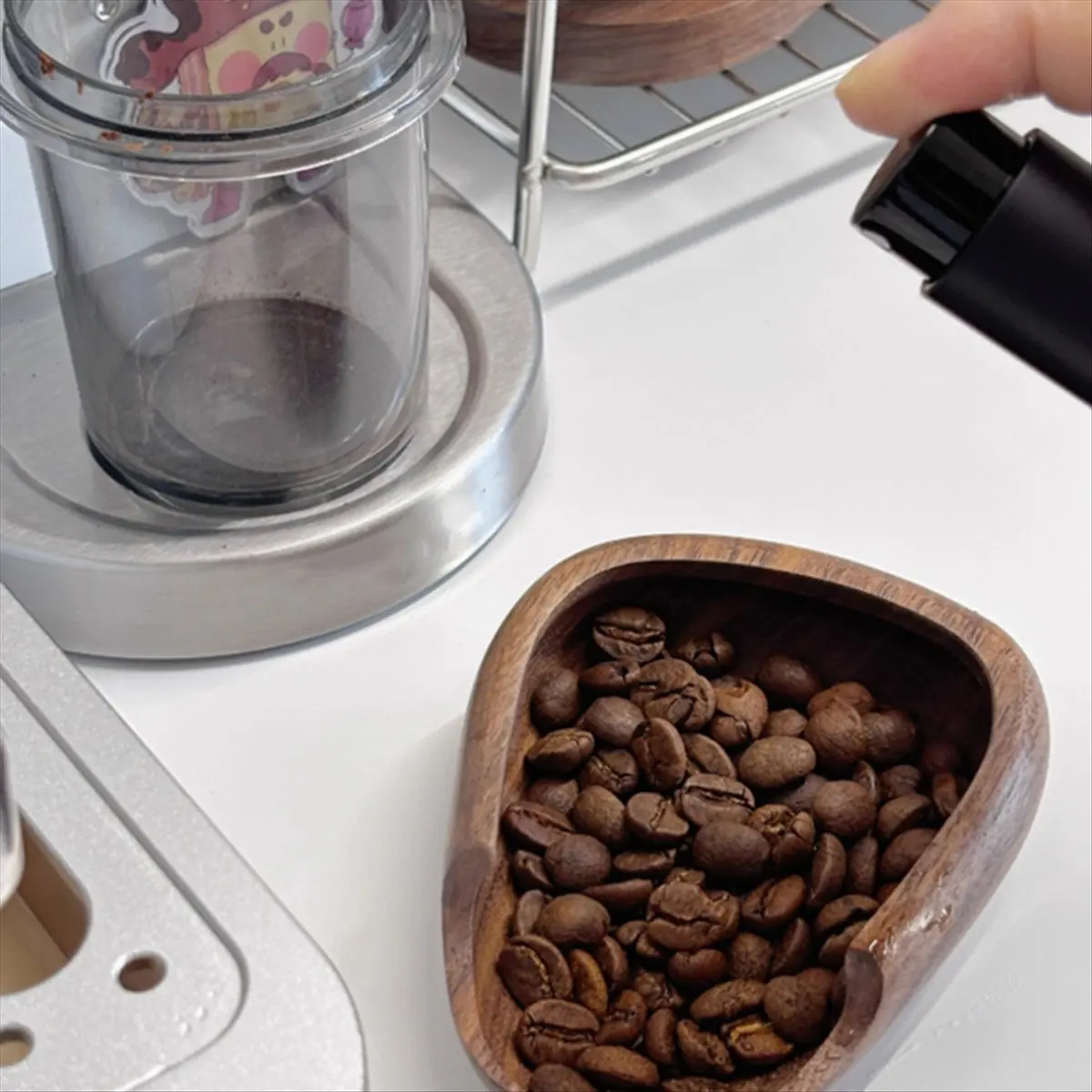 Coffee Bean Dosing Cup and Coffee Spritzer Set Coffee Bar Accessories Wooden Dosing Vessel/Single Dose Measuring Tray