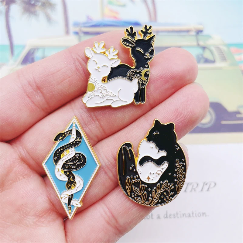 Cartoon Cute Animal Hug Enamel Pins Dragon Snake Koi Cat Fawn Hands Black White Alloy Brooch Badge Jewelry Couple Gift