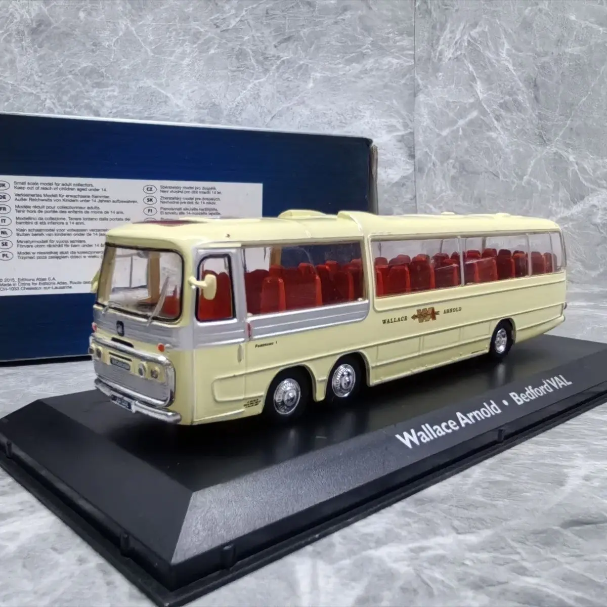 

Atlas 1/72 Bus Model Wallace Arnold Bedford VAL