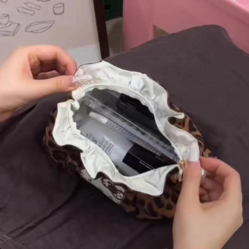 Sanrio Hello Kitty Lotus Edge Luipaardprint Rits Make-up Tas Make-up Borstel Cosmetica Opslag Uitgaan Draagbare Toilettas Cadeau