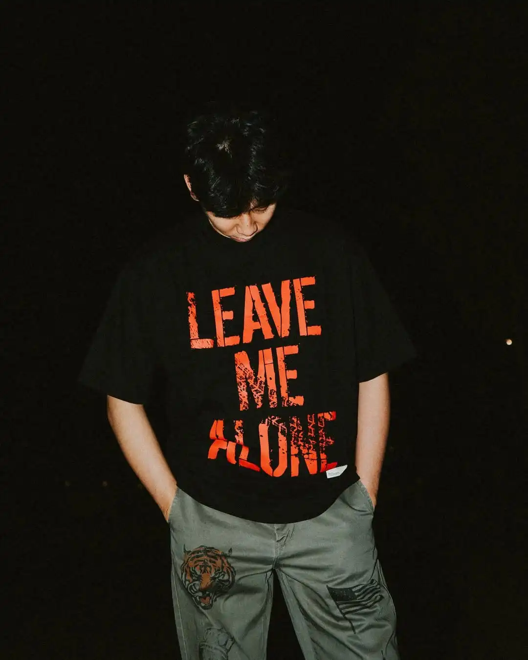 

2025 Summer New Leave Me Alone Letter Printed T-shirt Men's and Women's Fashion High Street Harajuku Hooded T-shirt Cotton Top