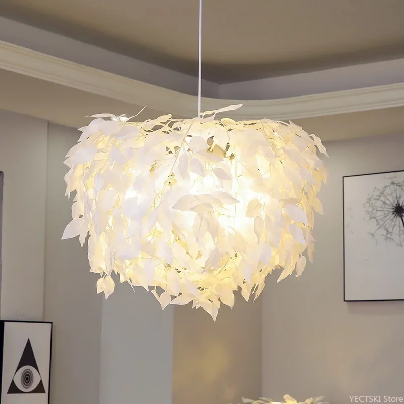 

GHJUYIOL Feather lamp, chandelier, Hong Kong style chandelier, milk tea shop chandelier, Japanese style chandelier