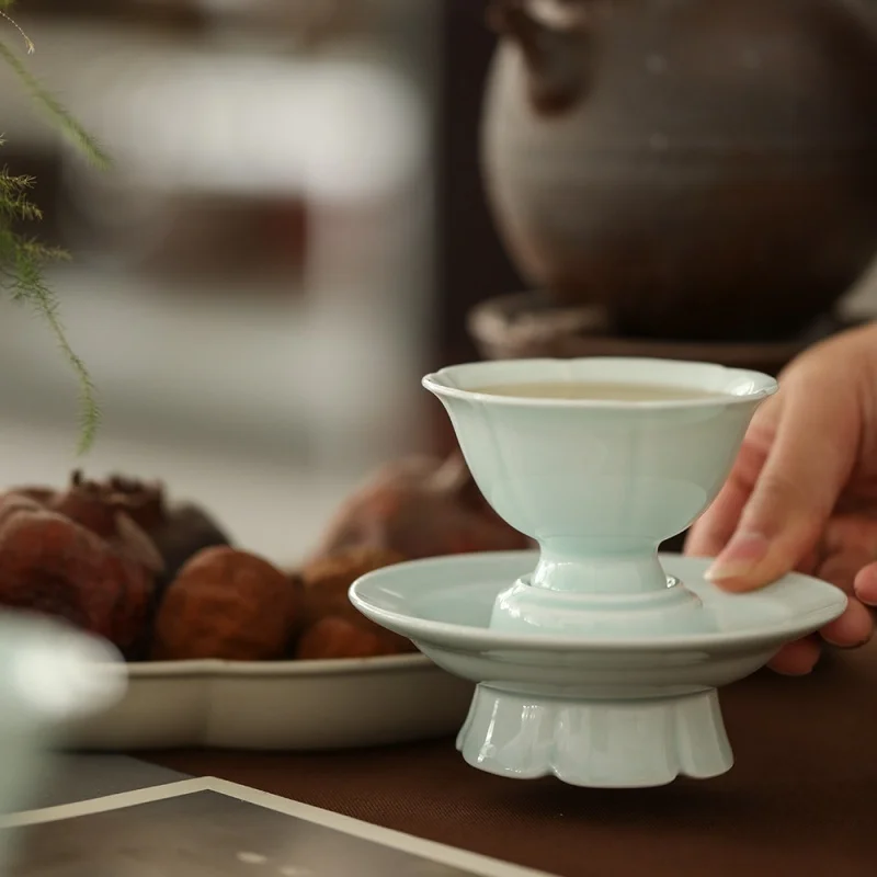 

★Jingdezhen Bluish-White Glaze Antique Hand Carved Lotus Pattern Song Zhan Hutian Kiln Tea Cup Master Cup Text Meeting Picture