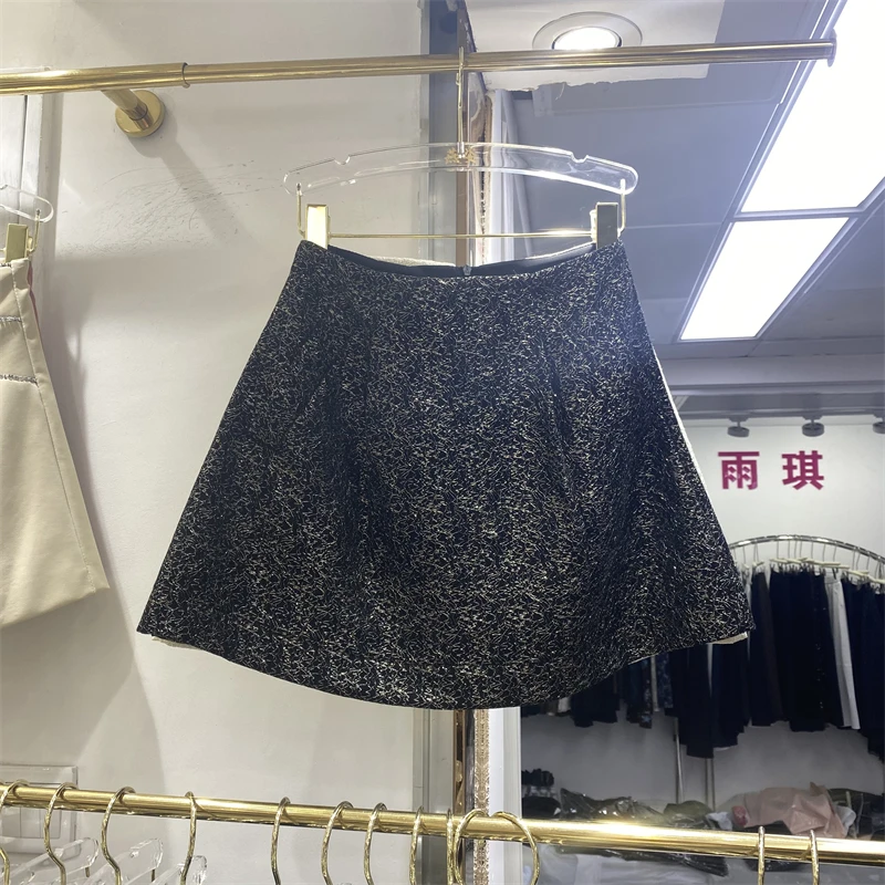 Small fragrant style slim fit half skirt for women in autumn 2025 new solid color temperament elegant A-line short skirt