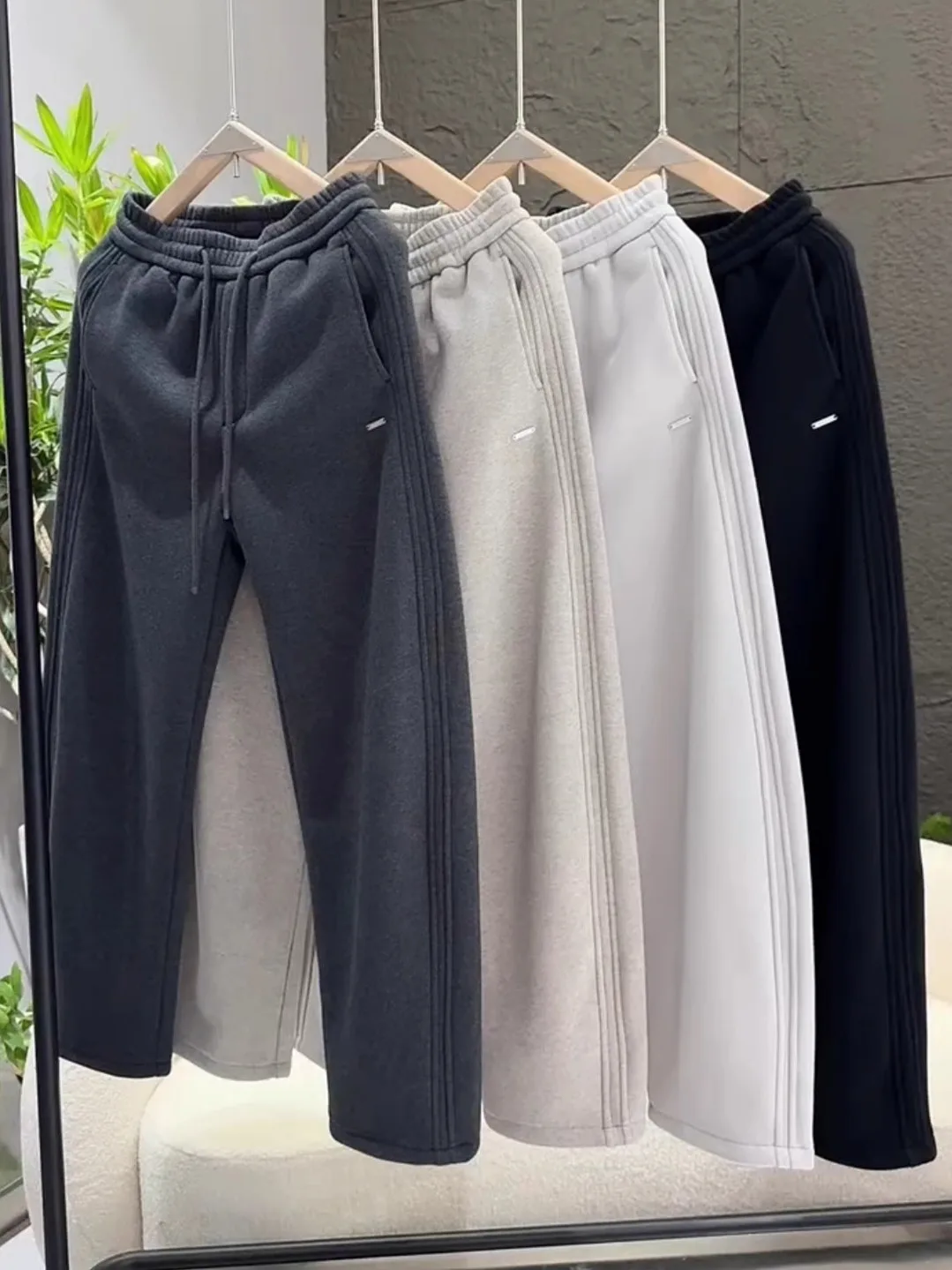 Men's Winter Fashionable Simple Style Fleece Lined Thickened Sports Casual Pants Bend Knife Pants Comfortable All Matched