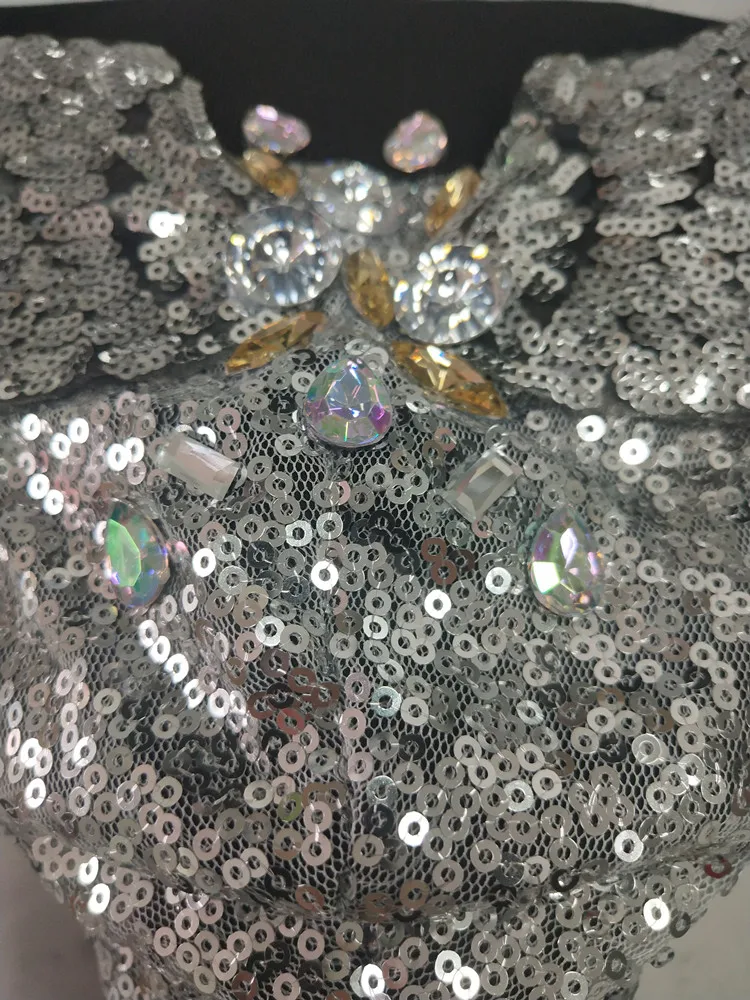 Seksowny strój sceniczny do baru, srebrne cekiny, skrzydła, epolety, ozdoby na ramiona, kryształki, szorty, kostium dla tancerza, akcesoria do kostiumu Gogo męskiego.