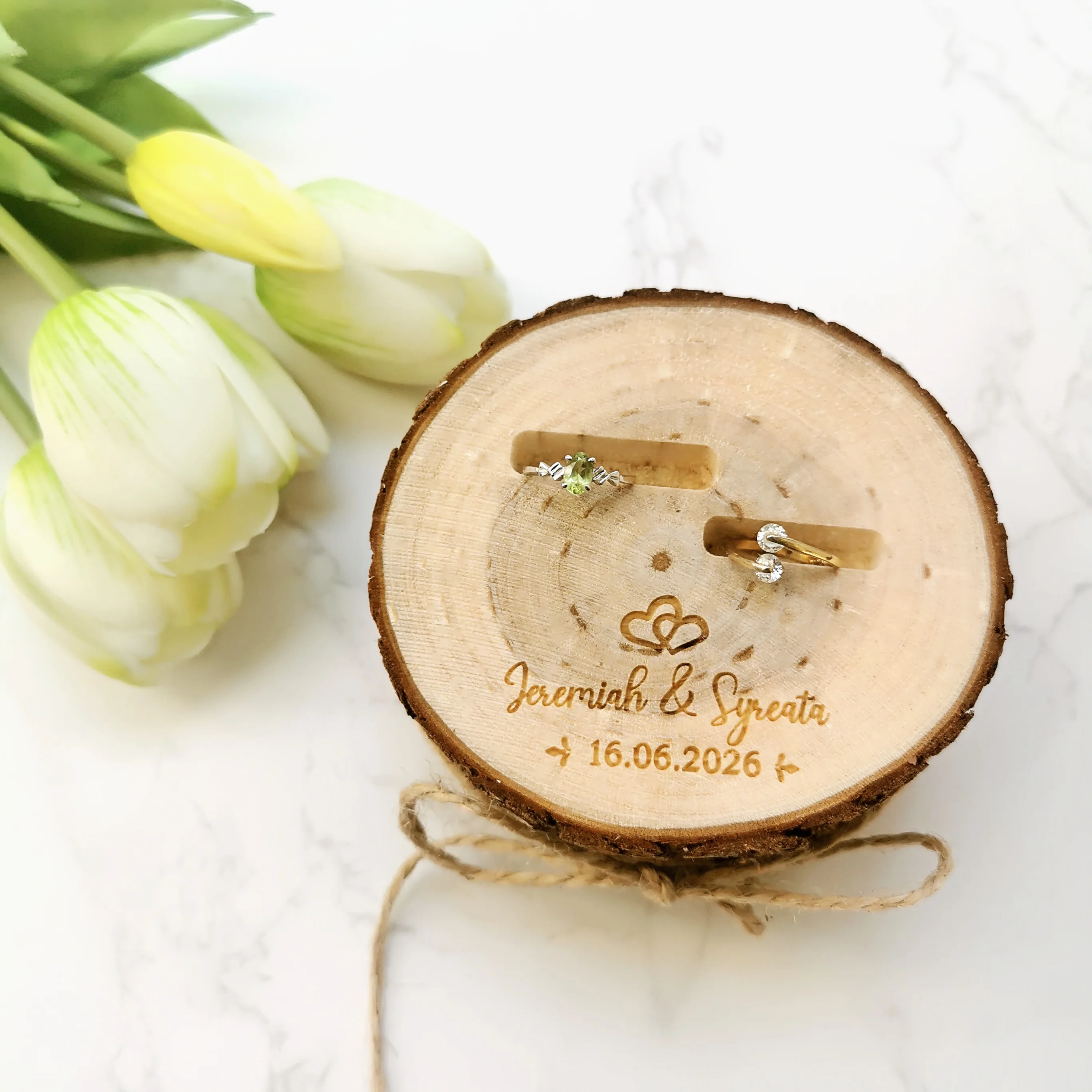 

Бесплатная доставка, персонализированное имя и дата из натурального дерева, коробка для колец, для сельских свадебных подарков, креативное предложение, обещание