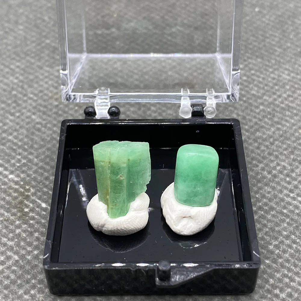 100% Natural green emerald mineral gem-grade crystal specimens stones and crystals quartz crystals +Box 3.5cm