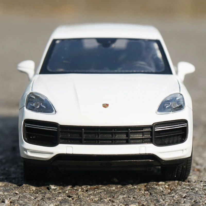 WELLY 1:24 Porsche Cayenne Turbo SUV Alloy Diecasts Vehicles Car Metal Model Miniature Scale Model Car Toys For Childrens Gifts