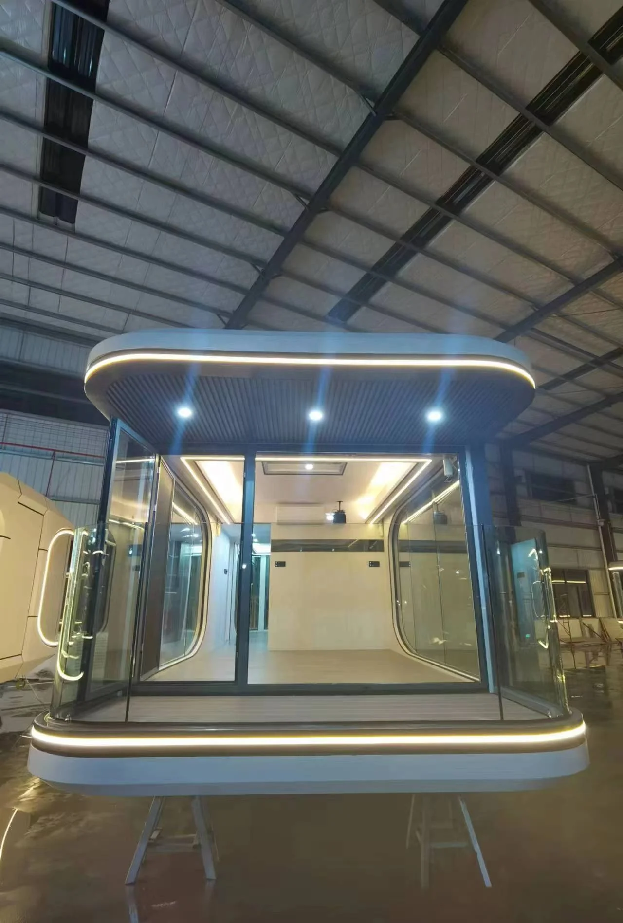 منزل كبسولة الفضاء الجاهزة المتكامل المصنوع من الفولاذ والألومنيوم