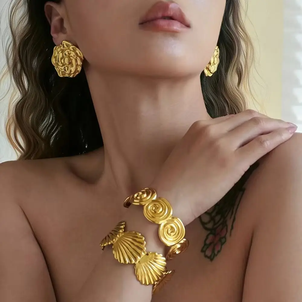 

Vacation Style Wide Bangle 18K Gold Minority Design Exaggerated Bracelet Jewelry Accessories Irregular Shape Chunky Bracelet