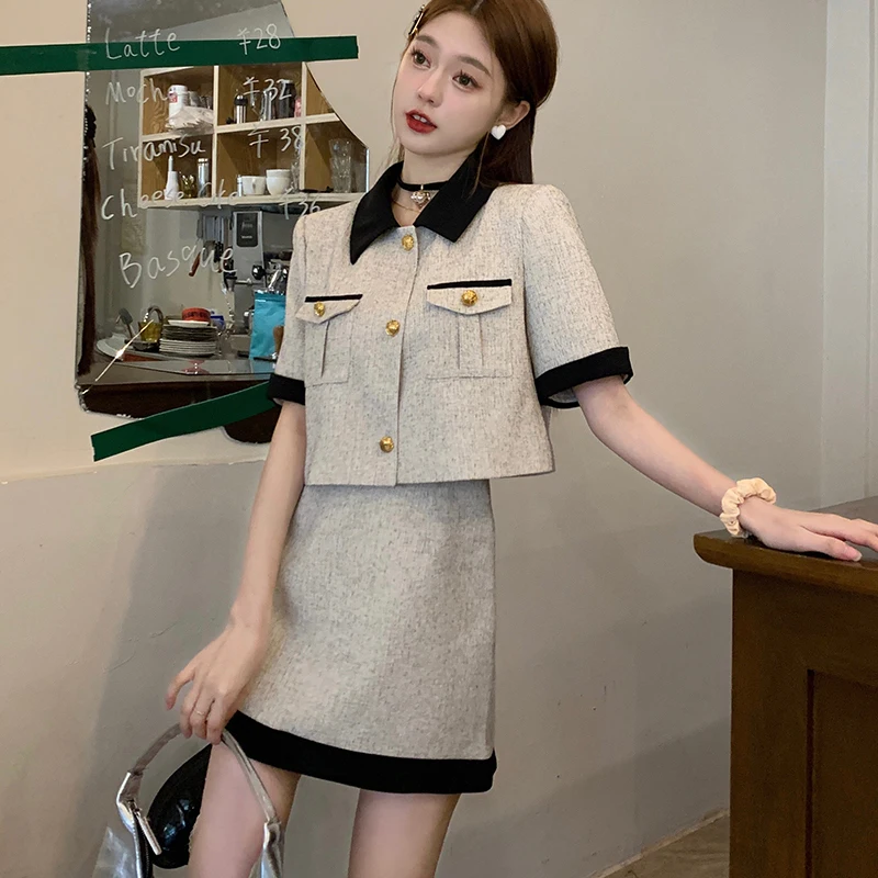 

Chic Style Suit for Women in Summer: Fashionable and Slimming Suit Dress with Short-sleeved Color-blocked Top and Short Skirt