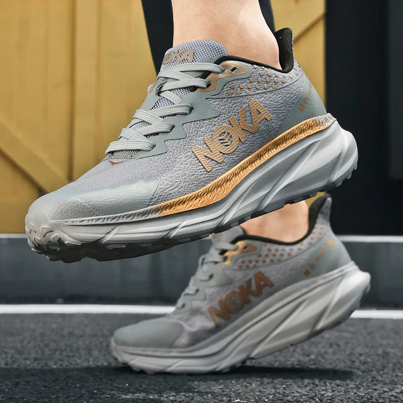 

Новые студенческие дышащие амортизирующие кроссовки. Ультралегкие уличные кроссовки на мягкой подошве с отскоком для мужчин.