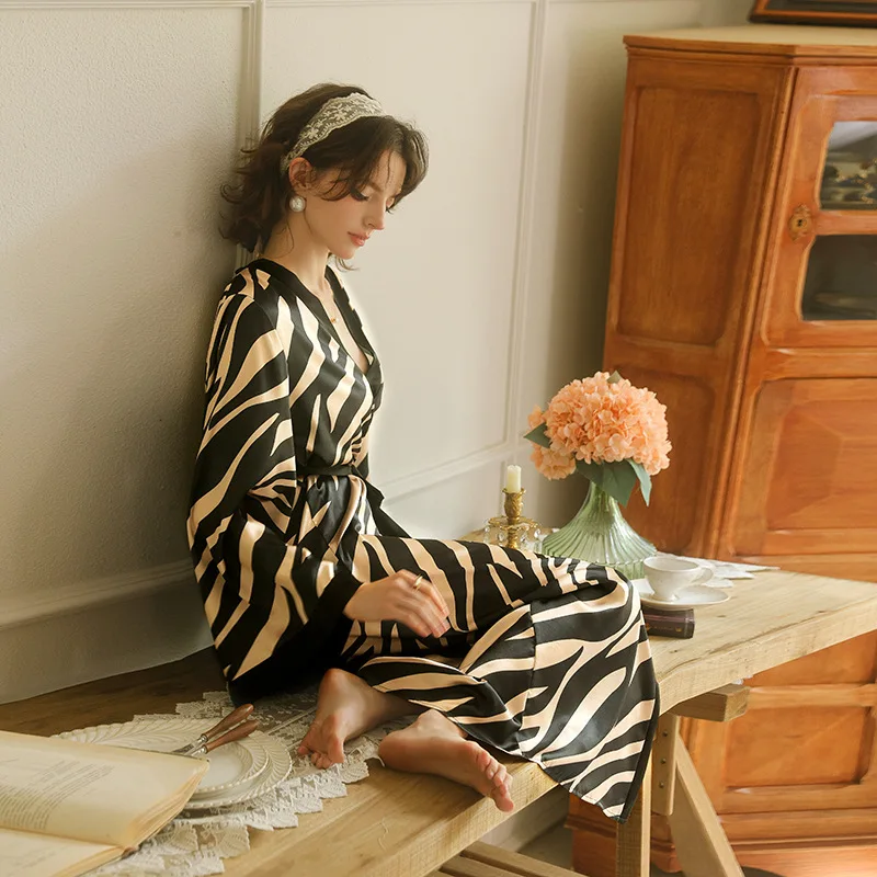 Abito a maniche lunghe con stampa zebrata retrò francese per le donne Pigiama di lusso a gamba lunga con cravatta in seta di simulazione Comodo indumenti da notte