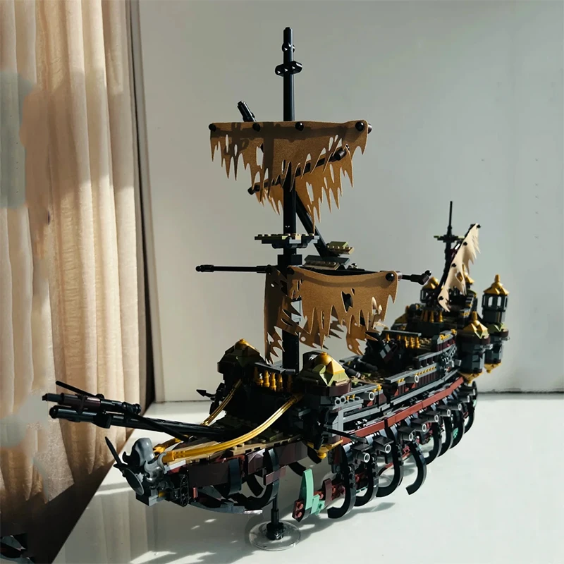 

Конструктор «Пиратский корабль Мэри» (2294 детали) с 8 фигурками, бесшумный, развивающий, для детей и взрослых, подарок