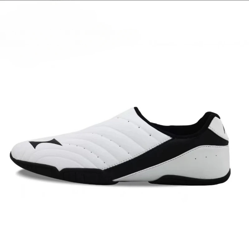 Chaussures spéciales de taekwondo professionnelles pour hommes et femmes, chaussures d'entraînement à semelle souple pour adultes, chaussures de sport confortables et résistantes à l'usure