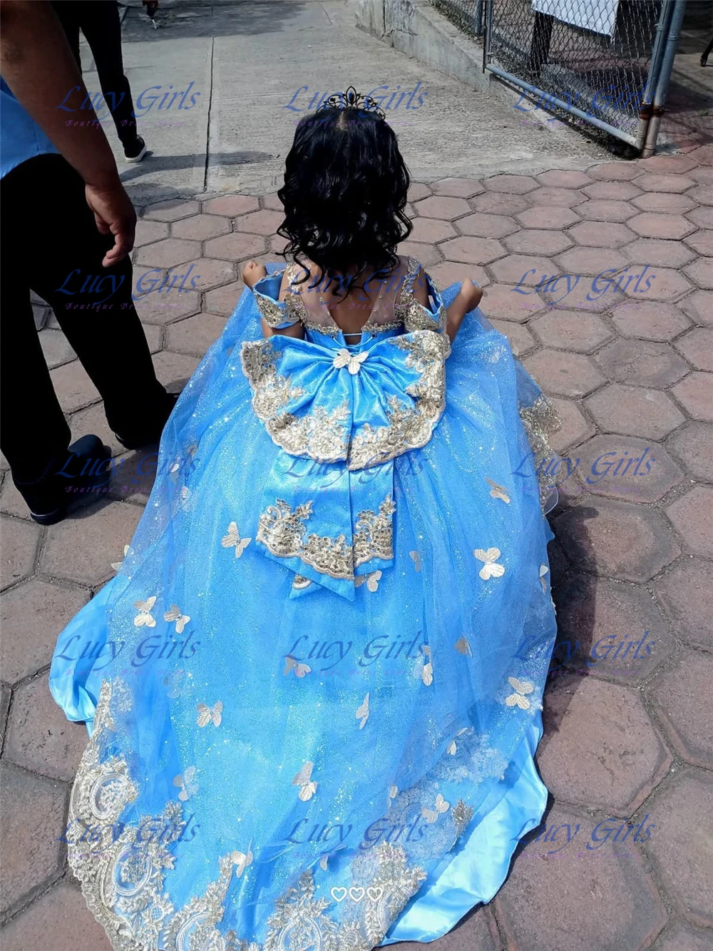 bellissimo-abito-da-ragazza-di-fiori-di-qualita-in-tulle-soffice-con-applicazioni-di-farfalle-per-abiti-da-sposa-da-piccola-principessa-abiti-da-festa-di-compleanno