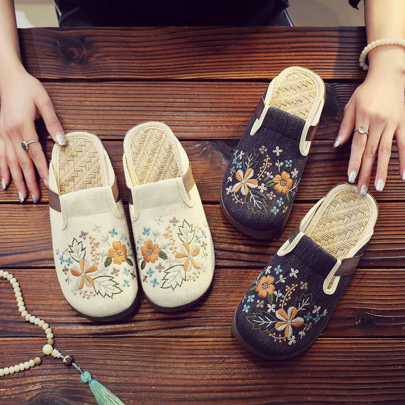 

2026 Summer Women's Beige & Black Floral Embroidery Espadrille Mules Comfort Linen Slip-On Casual Shoes Q-170