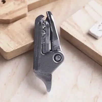 

10Pcs Durable Camping Clamps Tarp Clips Crocodile Shape Tent Snaps Windproof Tent Tighten Clips for Outdoor Use