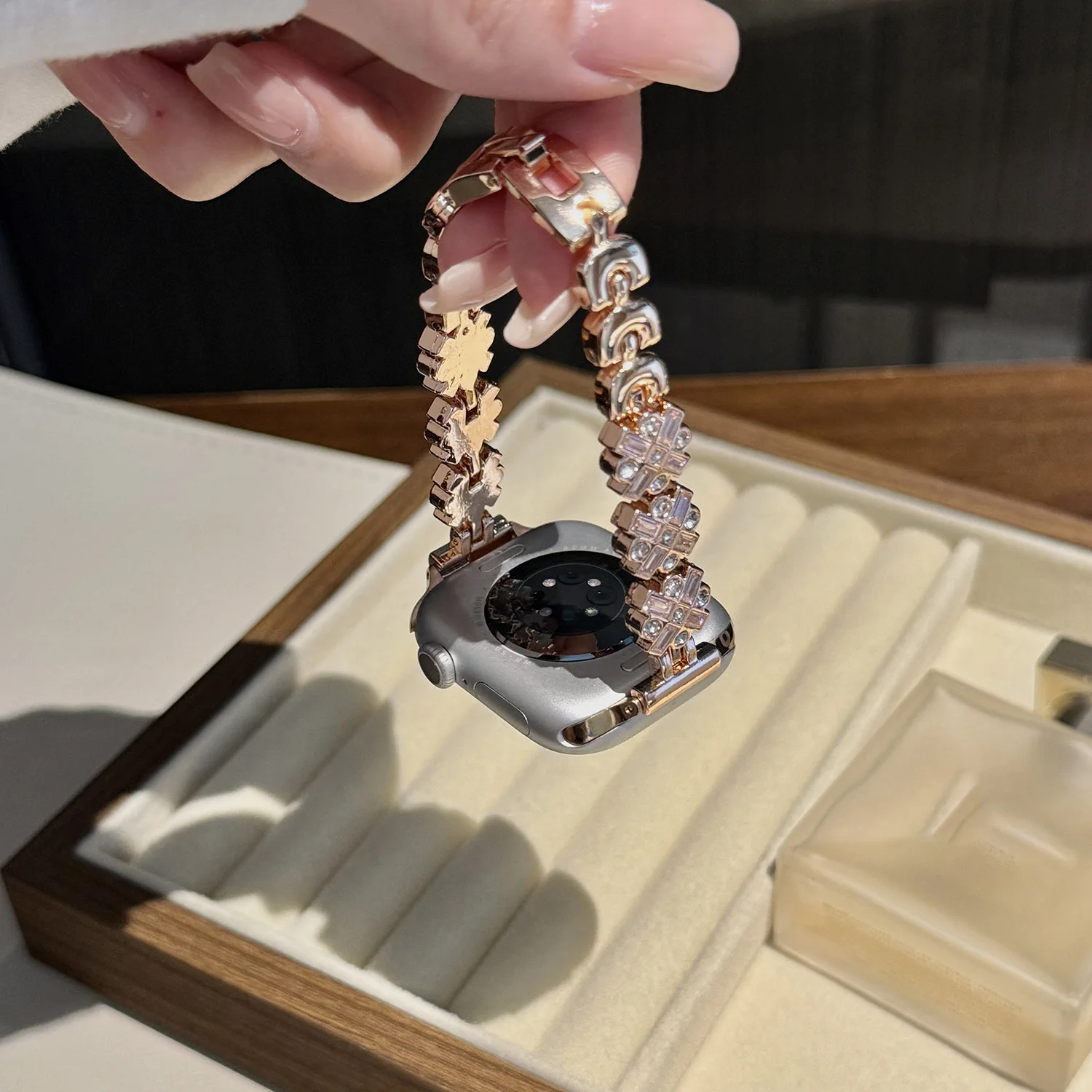 

Сверкающий роскошный ремешок со звездами и бриллиантами для Apple Watch S10/46 мм, женский ремешок 49/45-40/38 для iWatch Ultra 9 8 7 6-3