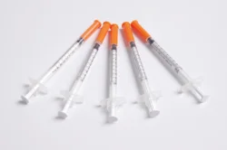 1ml Disposable Plastic Safety Sterile Veterinary Syringe With Needles For Pet Farm Animal Cat Dog Pig Cattle Sheep Horses