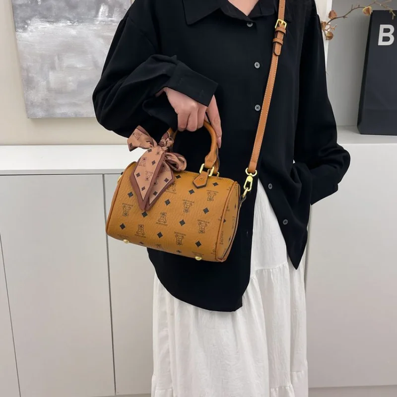 

Stylish Solid Color Commuter Bag - High-End Fashionable Clutch Mini Crossbody Leather Handbag For Women