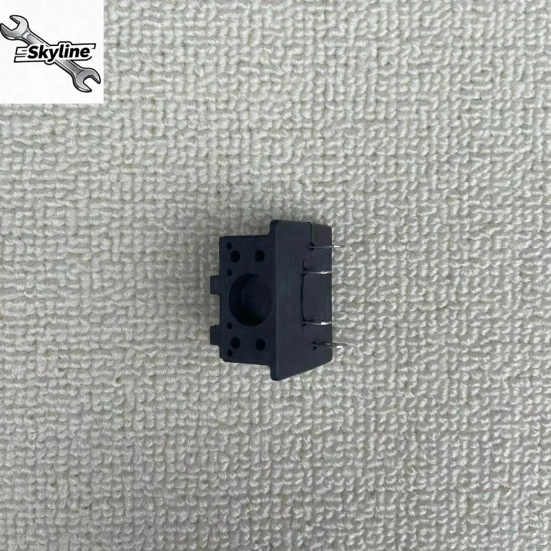 Genuine power plug terminal. Good conductivity, firm connection and reliable for long-term use