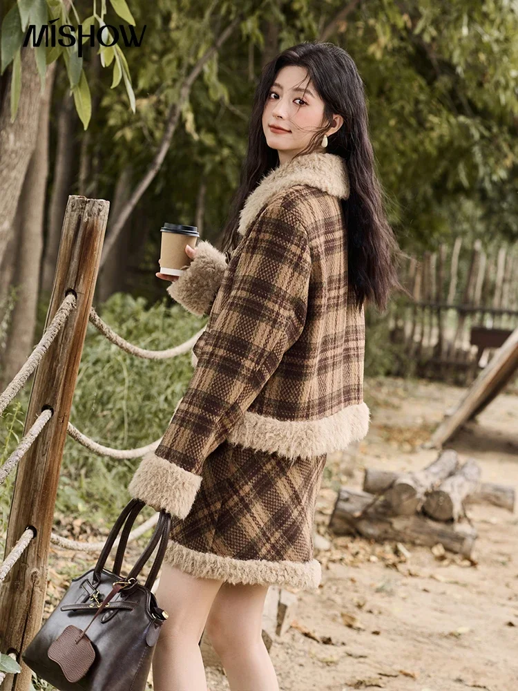 MISHOW Plush Bustier Vintage Plaid Splicing wool Jacket Short Skirt Separately 2024 Winter Lapel Coat Retro Skirts MXD34W0514