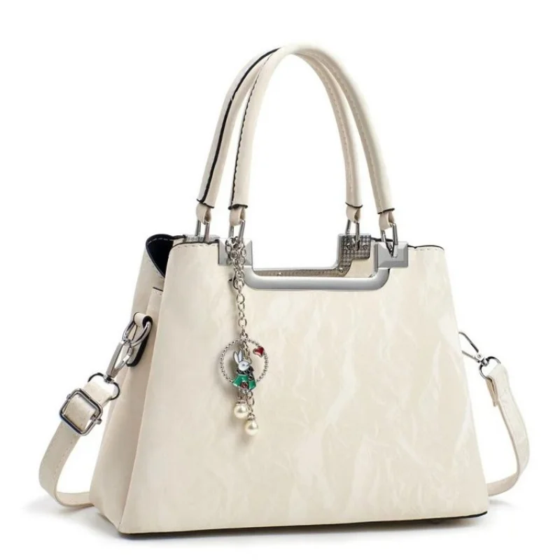 

Elegant Wristlet Clutch Bag For Ladies With Wrist Strap For Convenience And Stylish Leather Make