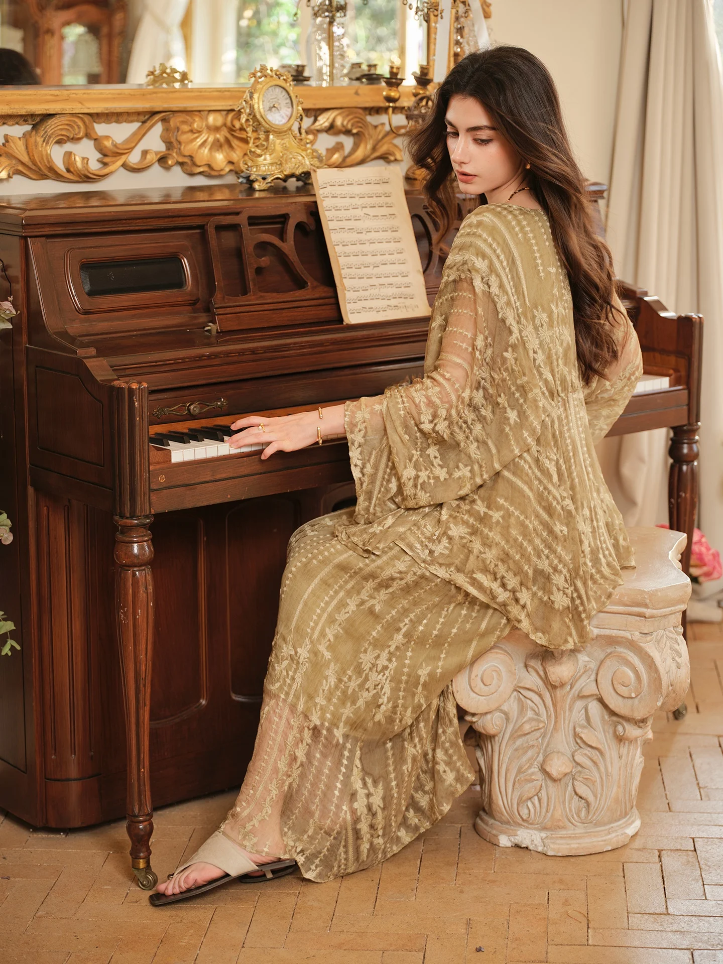 

Комплект для отпуска Reve Olive Branch: Модный женский костюм-двойка из плотного шелка с вышивкой, свободный крой, весенний сезон