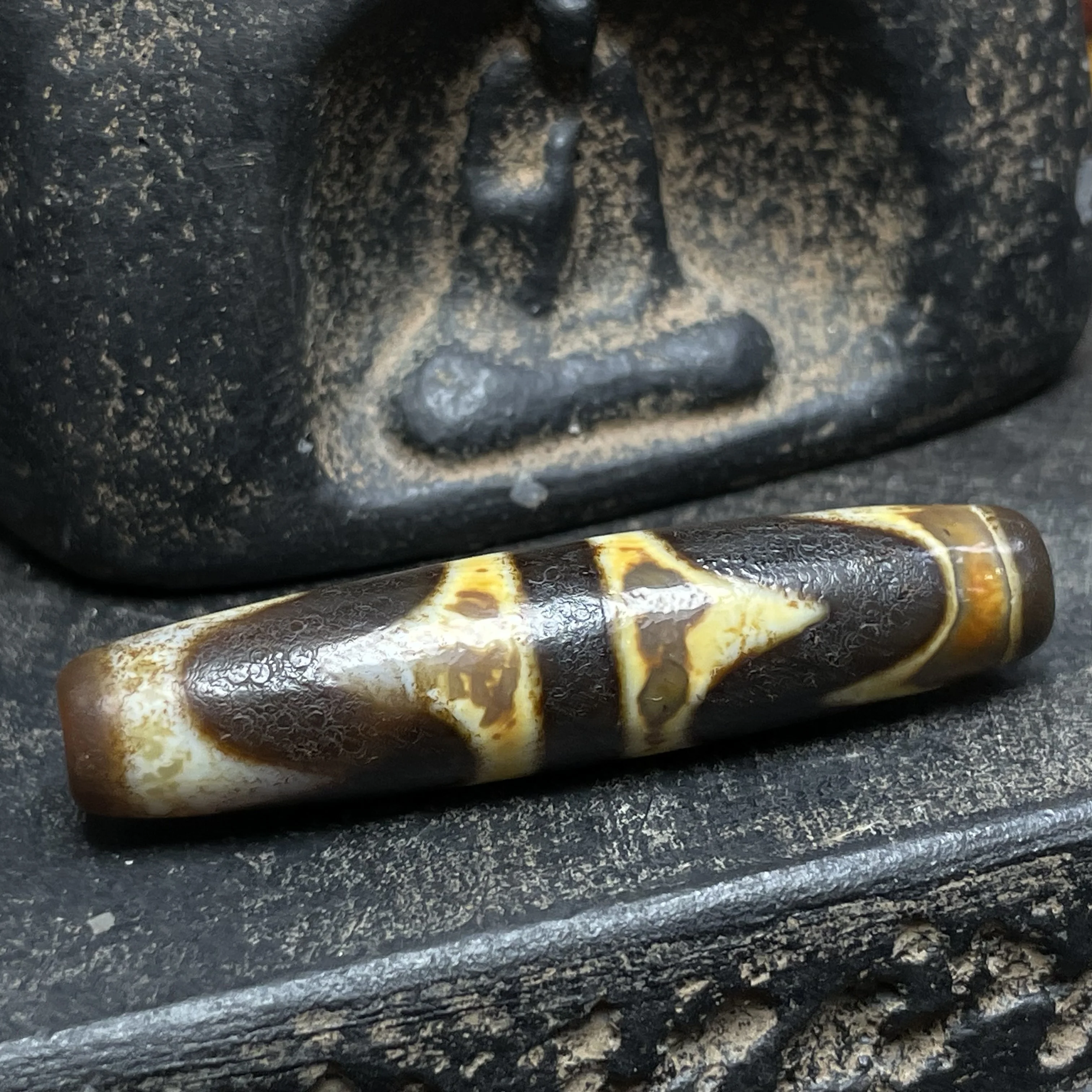Ancient Tibetan Double Tiger Teeth Dzi Pendant 12x53mm
