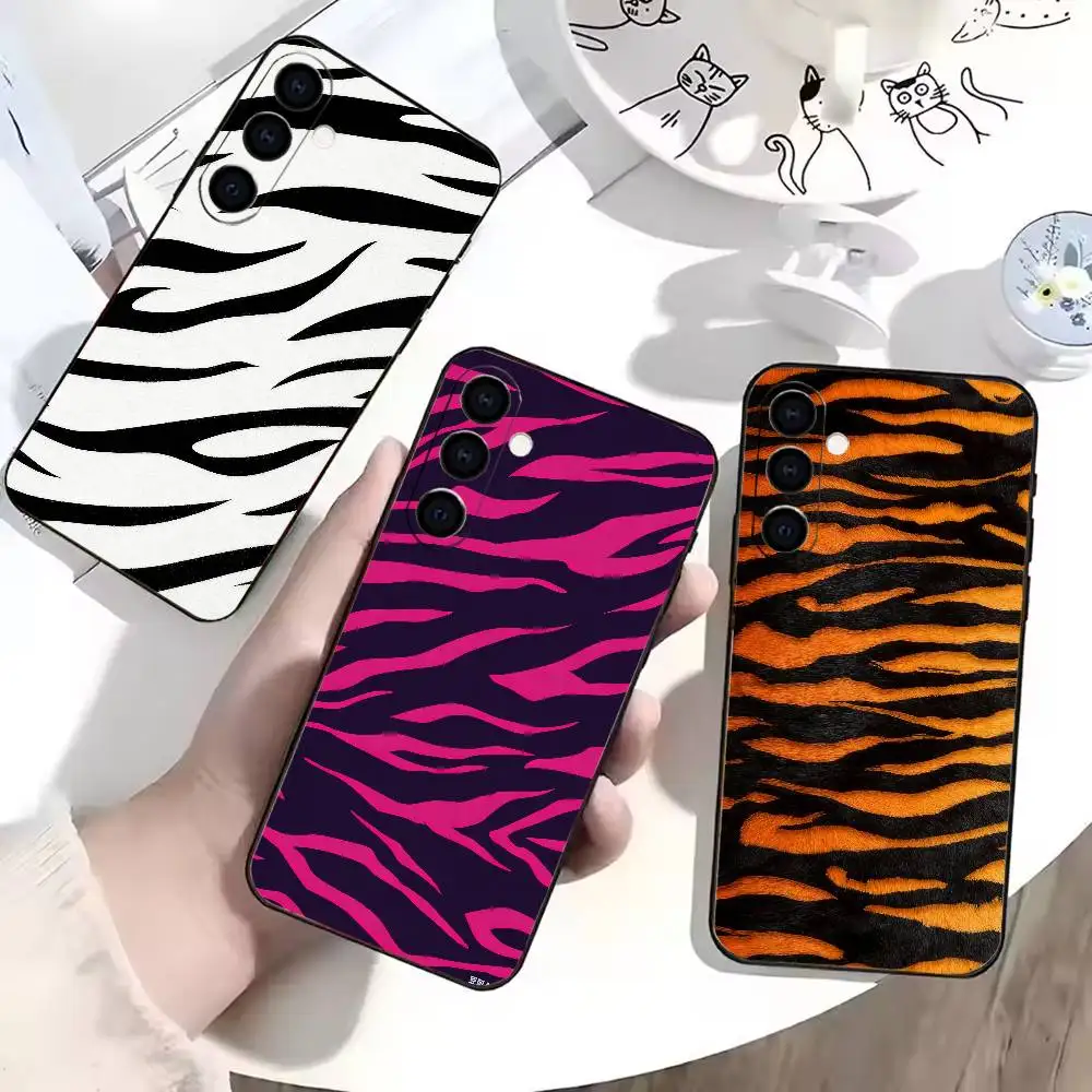 Geometric Wave Pattern  Phone Case For Samsung Galaxy A73,A72,A71,A70,A53,A52,A51,Soft Silicone Black Cover