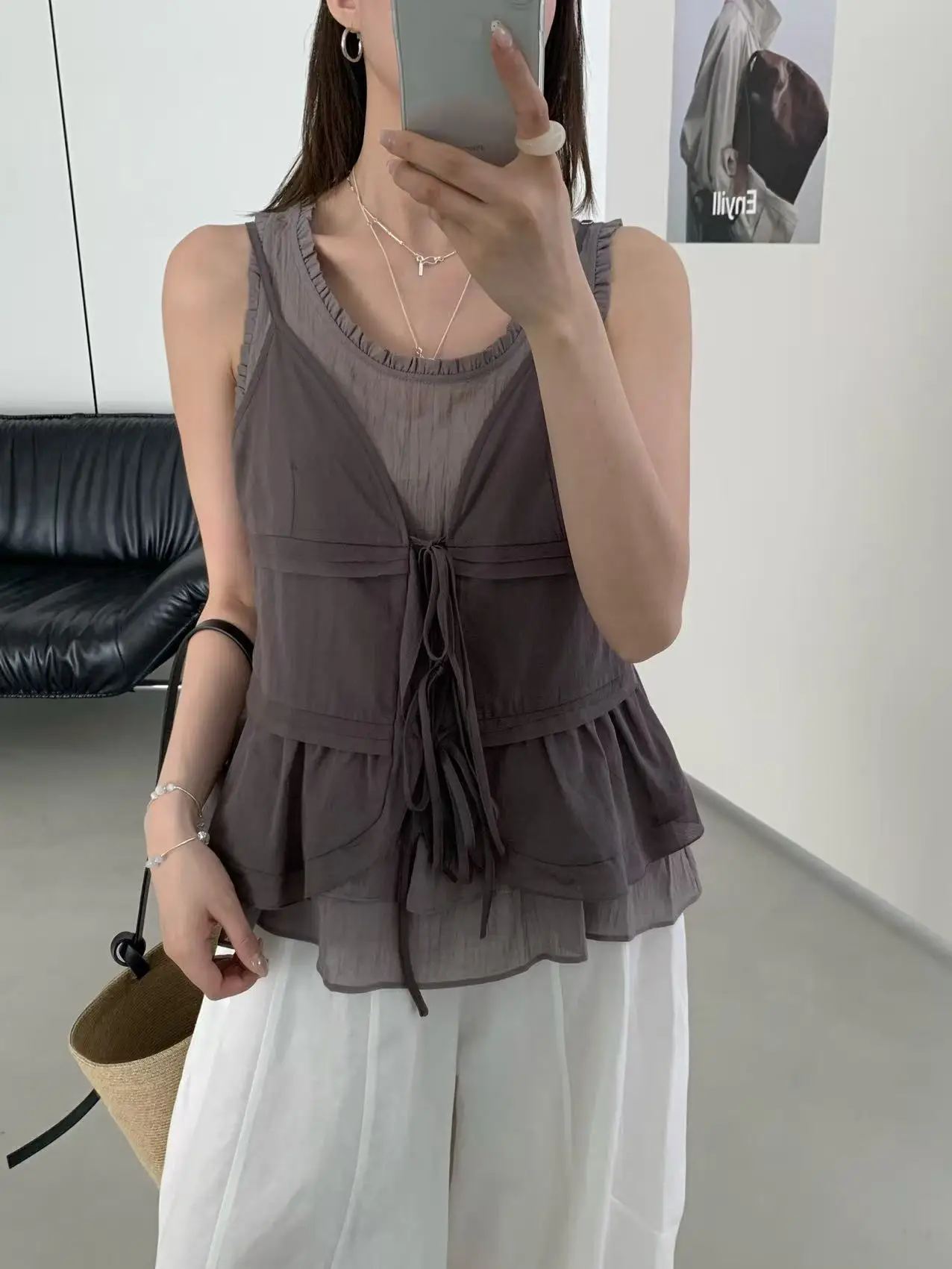 

Lilianenyill Gentle Color Block Vest Strap Top Two Piece Set Wooden Cute Style Short Length Color Spring Summer