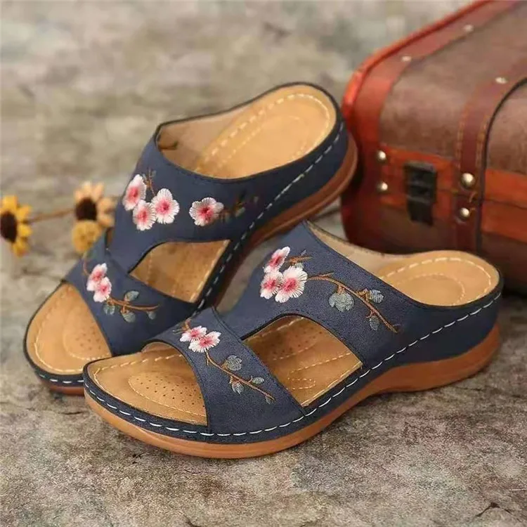 2024 Spring New Foreign Trade Large Size Women\'s Slippers with Slope Heels and Thick Bottom Embroidered Flower Ethnic Style Sand