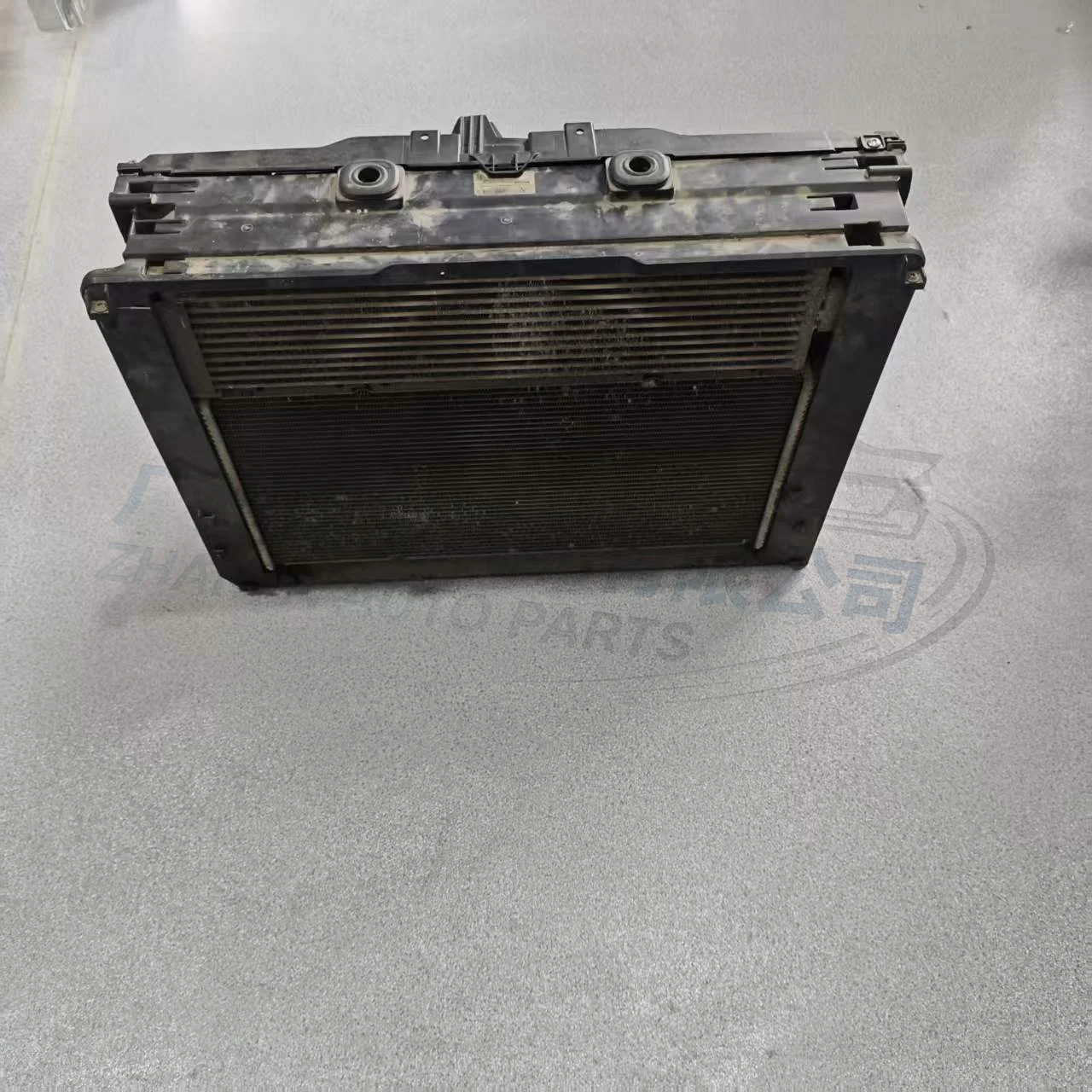 For High Quality Original Cooling System Radiator Cooling Fan water tank Assembly for car bumpers for Rolls-Royce Wraith 2010-18