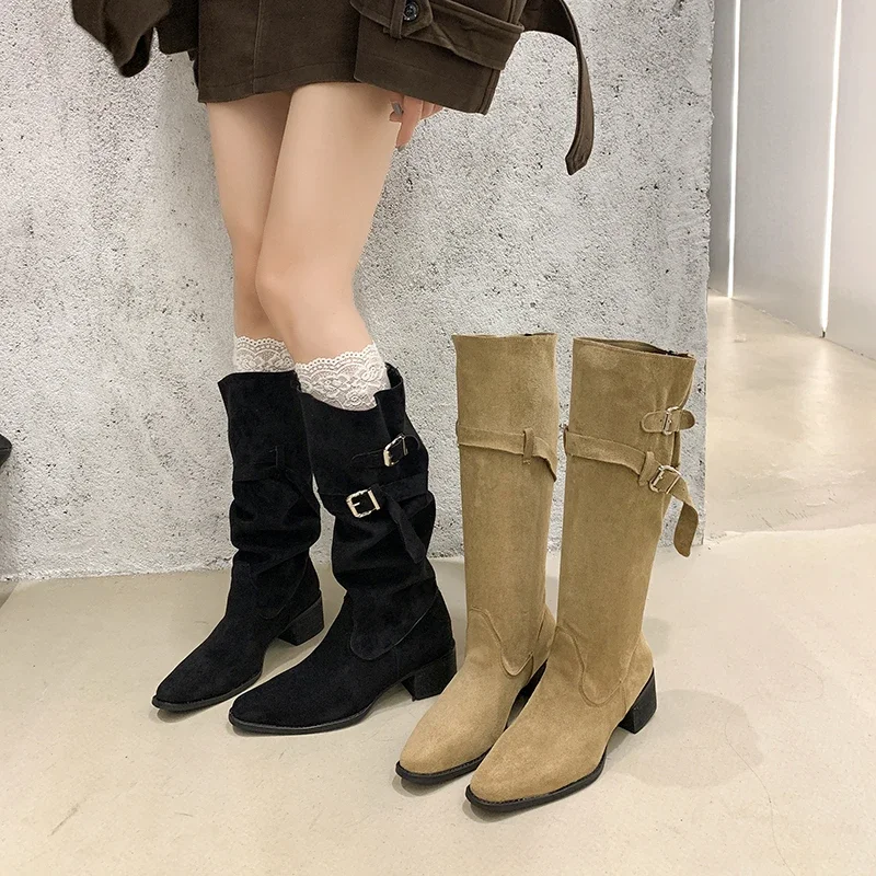 

Новый стиль, роскошные женские модные ковбойские ботинки с острым носком на грубом каблуке, женские ботинки без колена с большим бочонком, Zapatos Mujer