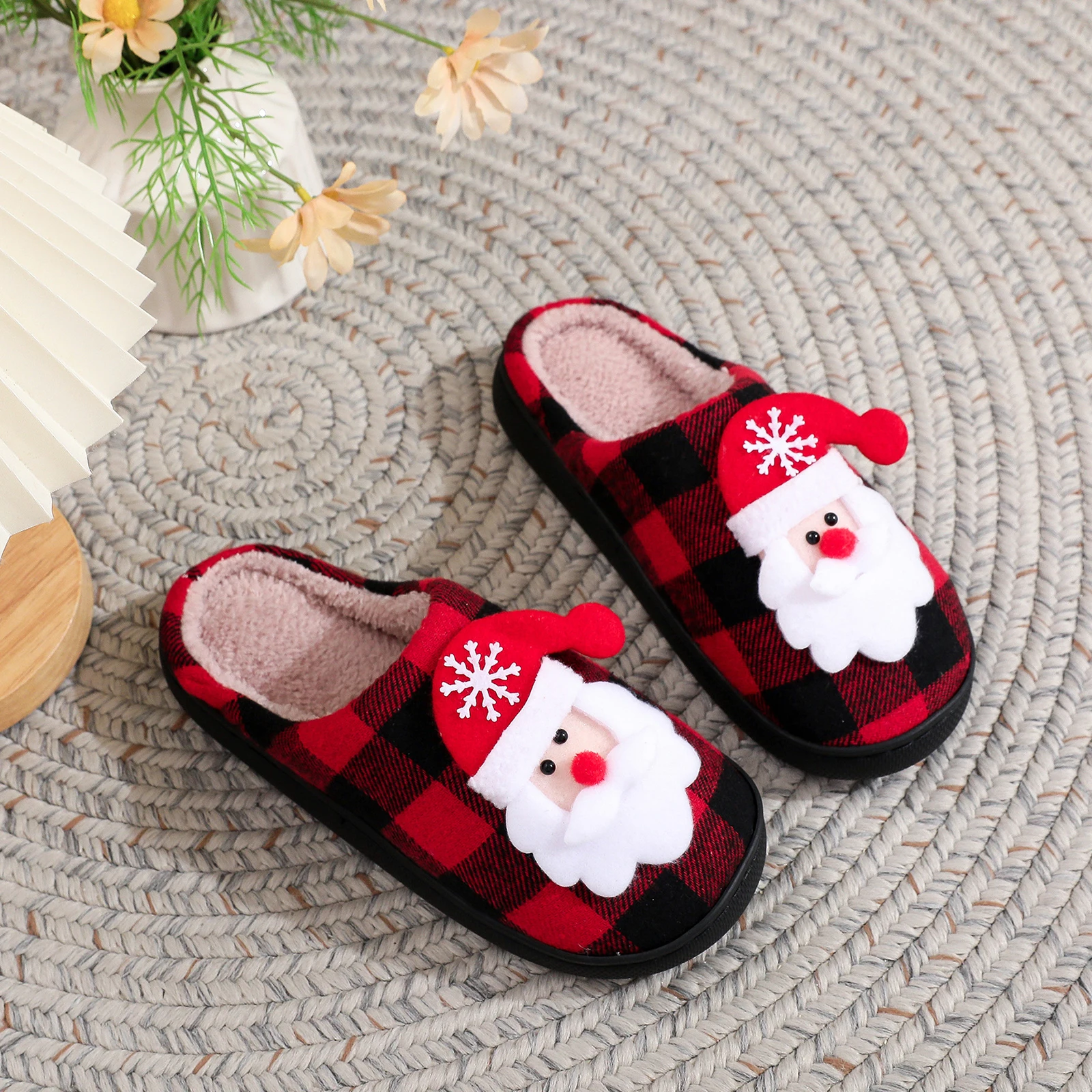 รองเท้าแตะขนปุยคริสต์มาส รองเท้าแตะในบ้านสำหรับฤดูหนาว รองเท้าแตะซานตาคลอสขนฟู สำหรับผู้ใหญ่ทุกเพศ ของขวัญวันหยุดคริสต์มาส