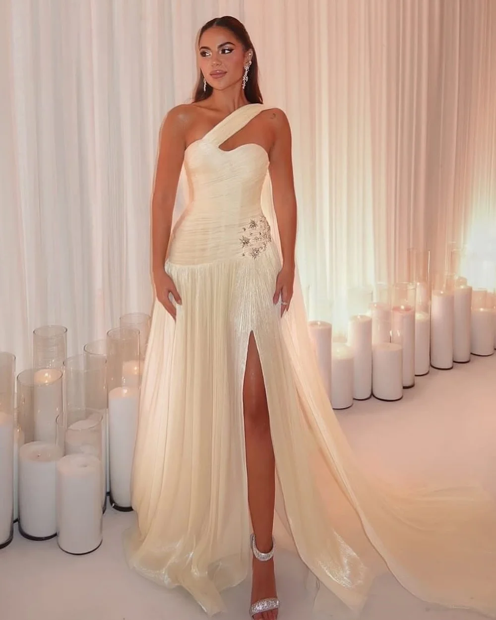 

Customized Modern Style Organza Rhinestone Pleat Draped A-line One-shoulder Long Dresses Bespoke Occasion Dresses High Quality