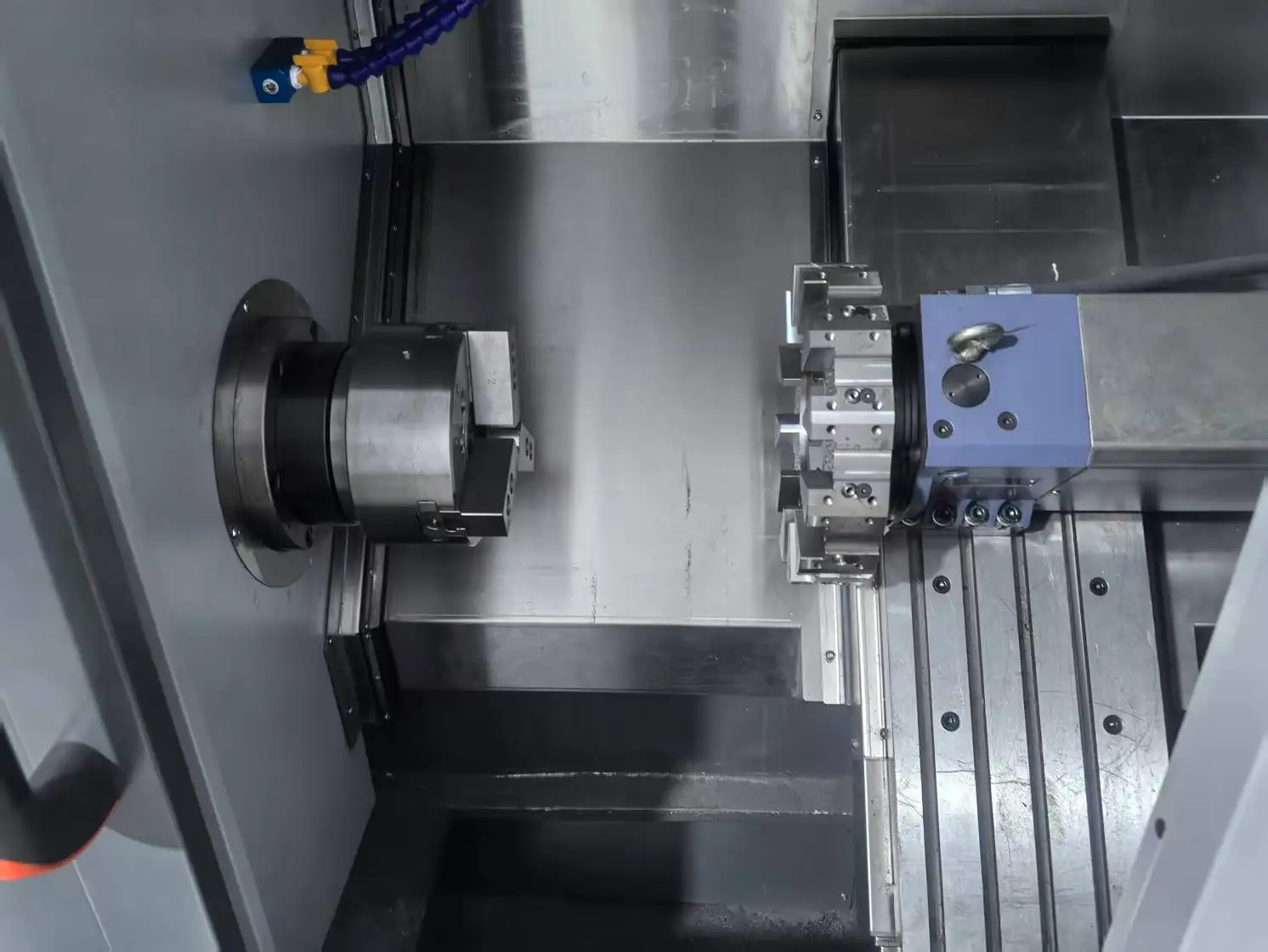 الشركة المصنعة CZ46 عالية الصلابة مخرطة السرير المائل الثقيلة آلة تحول باستخدام الحاسب الآلي مع 400 مللي متر أقصى طول الشغل عالية الدقة