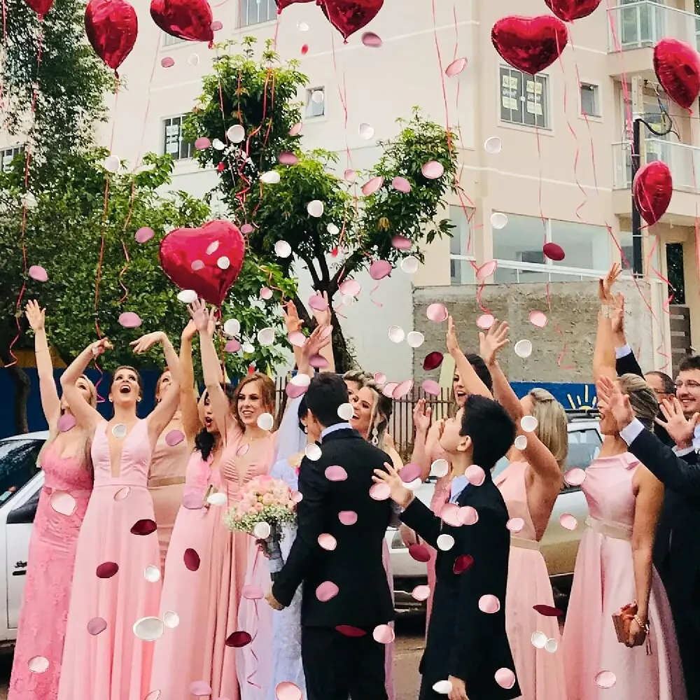 100 ชิ้น Burgundy Silk Petals, กลีบกุหลาบประดิษฐ์สําหรับตกแต่งวันวาเลนไทน์, สาวกระจัดกระจายกลีบ, DIY งานแต่งงาน/ตกแต่งบ้าน