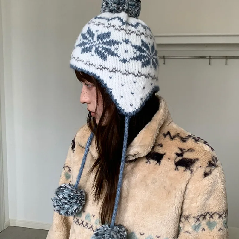 Korean Version of Snowflake Pattern Jacquard Vintage Knitted Flying Hat Winter Outdoor Warm Ear Protection Bomber Hats for Women