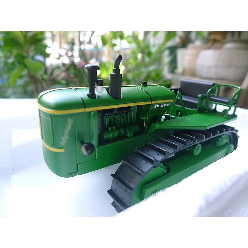 

SCHUCO 1:32 Scale Deutz 60 PS Kettentraktor Resin Tractor Model Collectible Toy Gift Souvenir Display Ornament