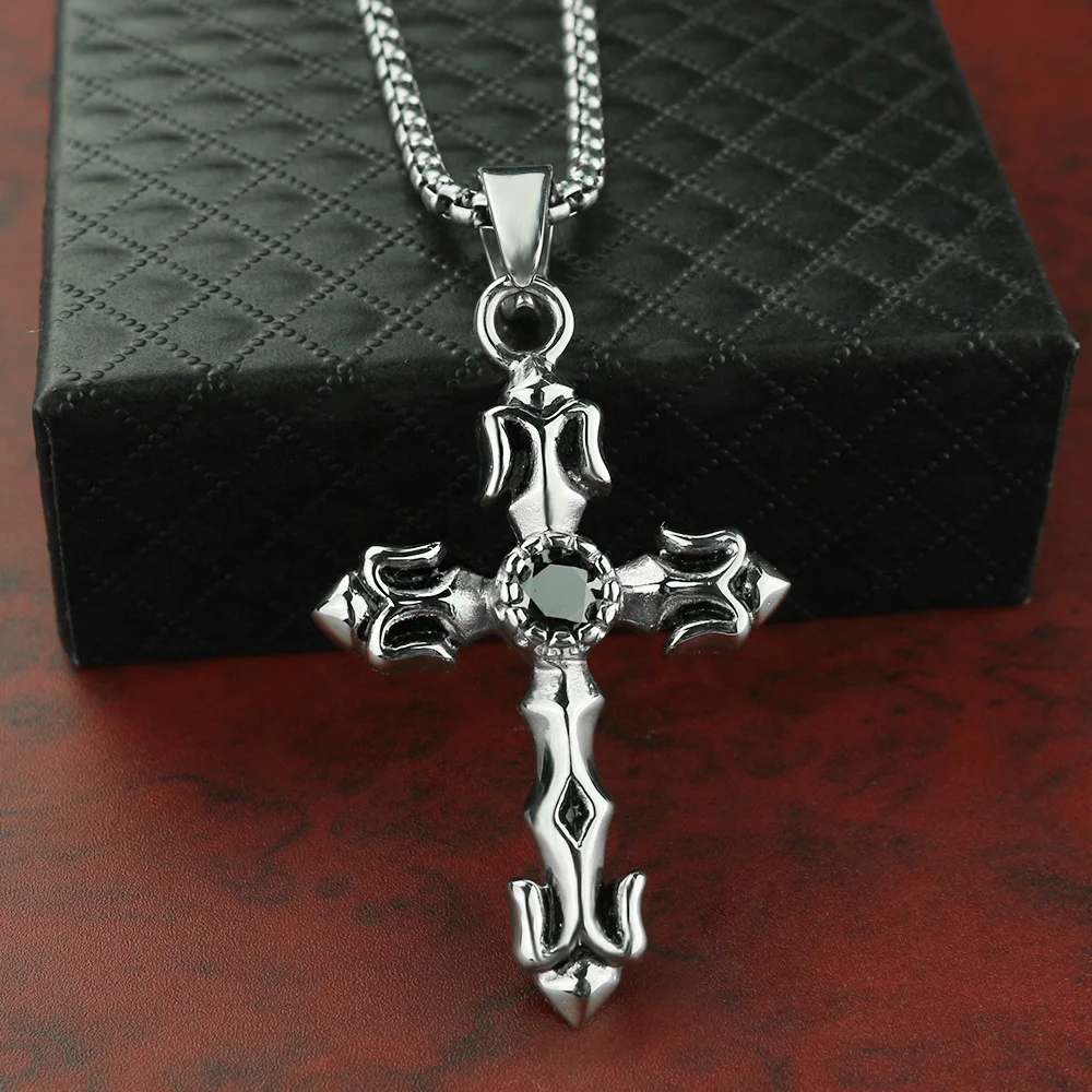 Personalized Titanium Steel Black Diamond Cross Pendant Stainless Steel Zircon Casting Men's Necklace Outdoor EDC tools